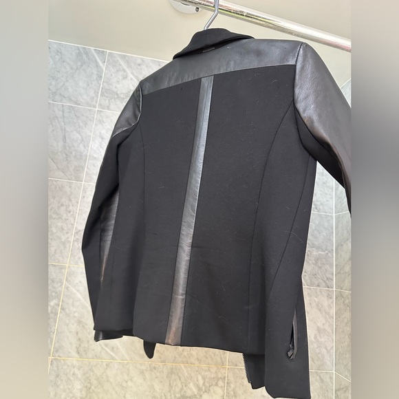 Danier outershell leather - Picture 6 of 7